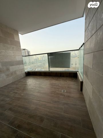 דירה, מפל התנור, שקמים ואגמים, אשקלון