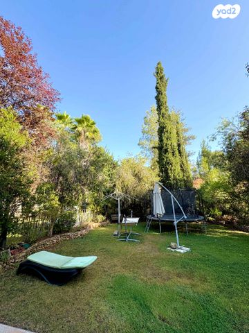 דו משפחתי, מור, הר כתרון, צור הדסה