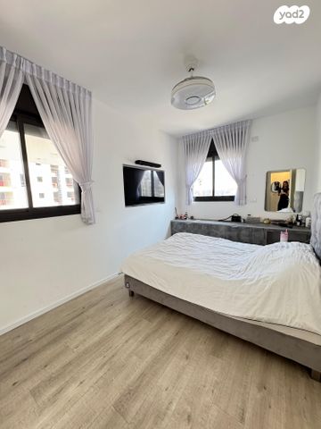 דירה, נווה גן, רמת השרון