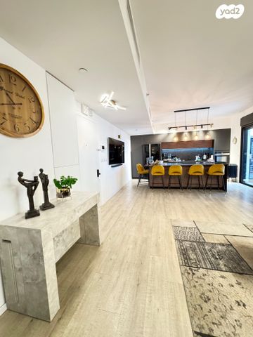 דירה, נווה גן, רמת השרון