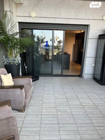 דירה, נווה גן, רמת השרון