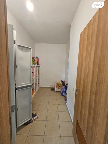 דירה, האיילות, אגן האיילות, גבעת זאב