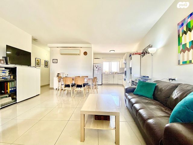 דירה, שדרות ברוך בוארון 6, גבעת אולגה, חדרה