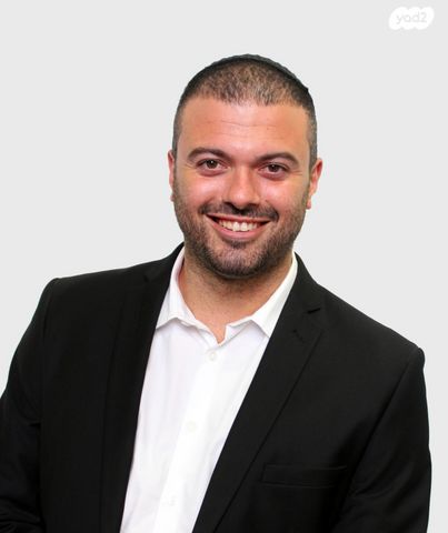 מגרשים