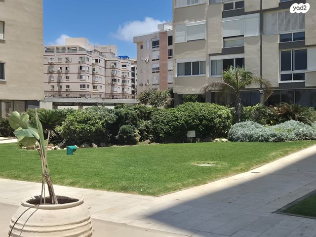 דירה, שדרות ניצה 10, צפון מערב מרכז העיר, נתניה