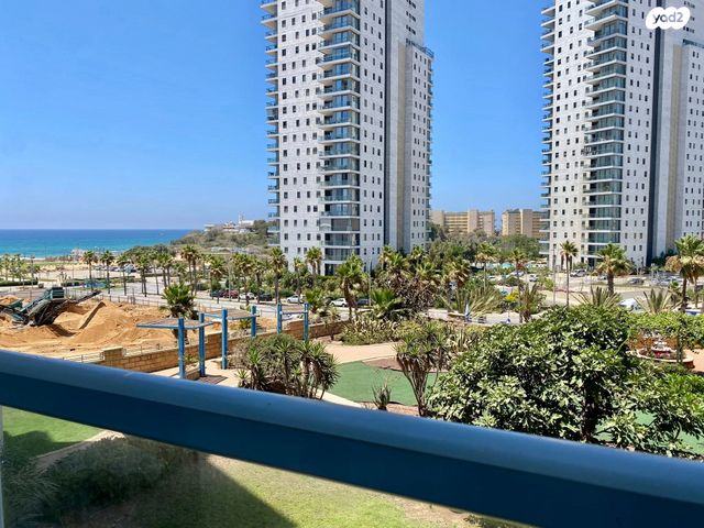 שדרות ברוך בוארון 6