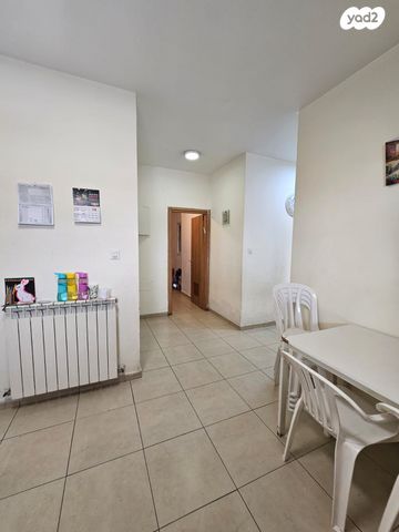 דירה, האיילות, אגן האיילות, גבעת זאב