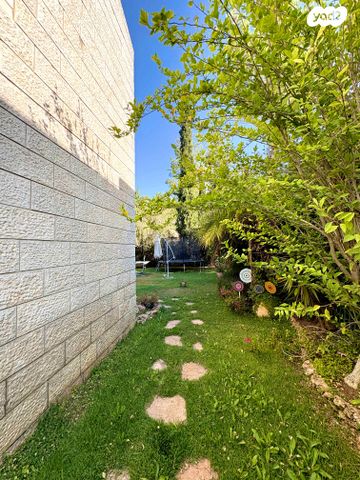 דו משפחתי, מור, הר כתרון, צור הדסה