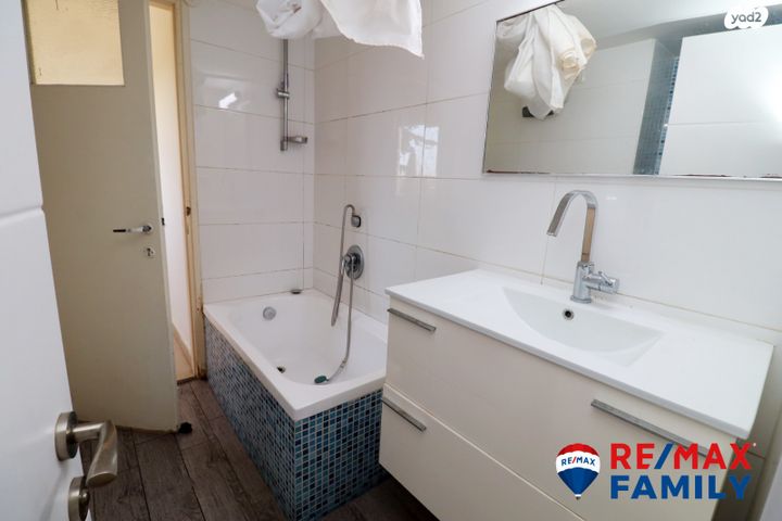 גג/ פנטהאוז, רחל 1, מרכז העיר, סביניה, הוותיקה, קרית ביאליק