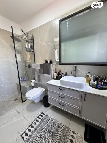 דירה, נווה גן, רמת השרון