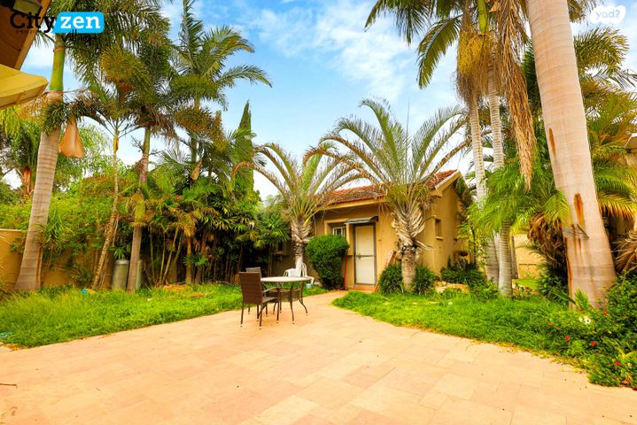 דו משפחתי, מורדי הגטאות, קדימה צורן