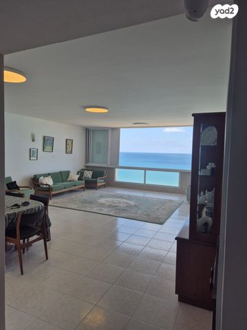 דירה, שדרות ניצה 10, צפון מערב מרכז העיר, נתניה