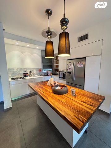 דירה, נווה גן, רמת השרון