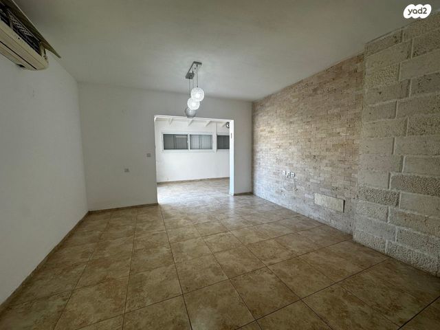 דירה, יצחק רבין, שלומית, שלומי