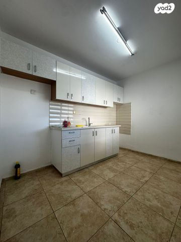 דירה, יצחק רבין, שלומית, שלומי