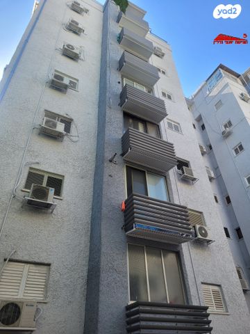 דירה, דוד וולפסון, רמז, מערב ותיק, ראשון לציון