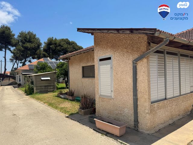 דו משפחתי, יציאת אירופה, בית אליעזר, חדרה