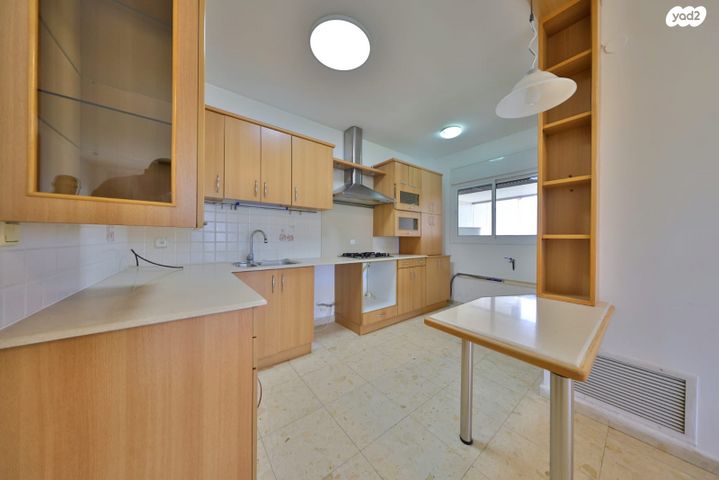 דירה, יצחק בן צבי, נווה גנים, קרית מוצקין