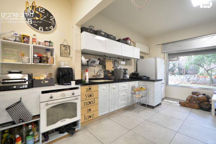 דו משפחתי, ש. בן ציון, זיו, חיפה