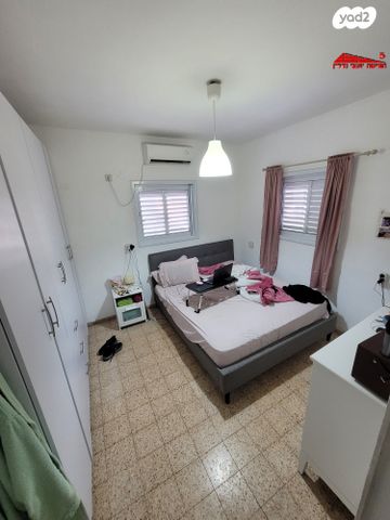 דירה, דוד וולפסון, רמז, מערב ותיק, ראשון לציון