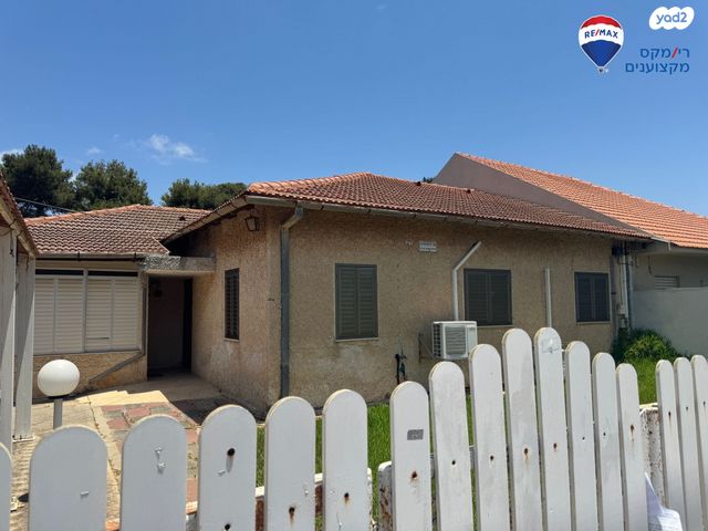 דו משפחתי, יציאת אירופה, בית אליעזר, חדרה