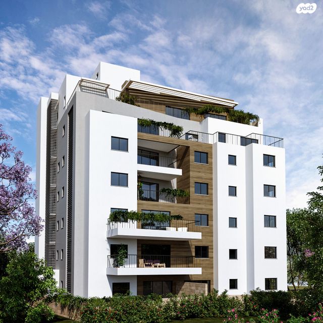 גג/ פנטהאוז, גורדון 35, בורוכוב, גבעתיים