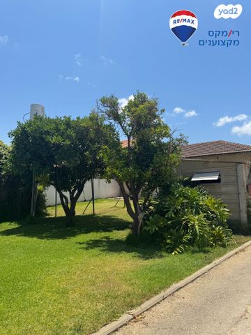 דו משפחתי, יציאת אירופה, בית אליעזר, חדרה