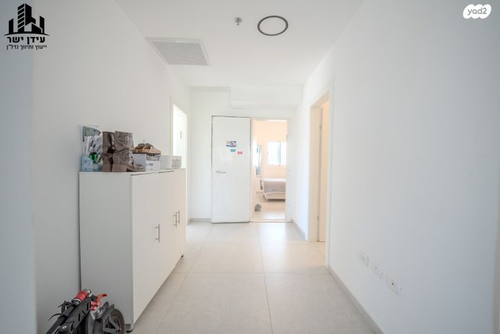 גג/ פנטהאוז, מעפילי אגוז 40, נווה חן, תל אביב יפו