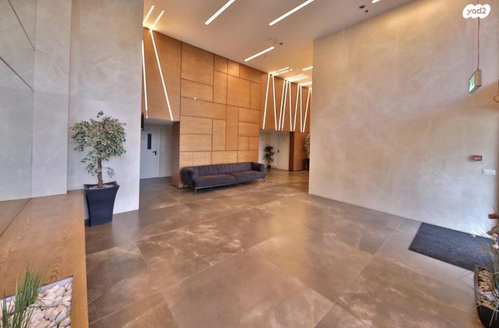 דירה, עפרה חזה, משכנות האומנים, קרית מוצקין