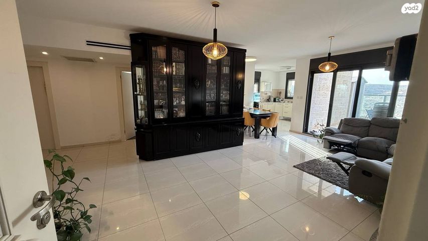 דירה, הכינור, גבעת זאב