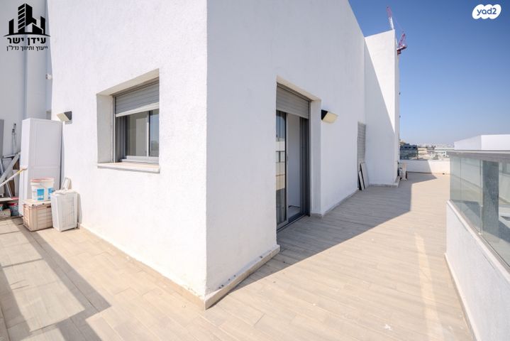 גג/ פנטהאוז, מעפילי אגוז 40, נווה חן, תל אביב יפו