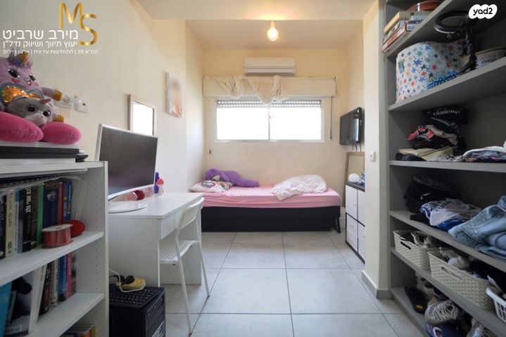 דו משפחתי, ש. בן ציון, זיו, חיפה