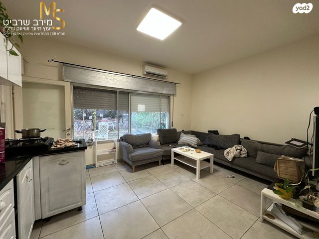 דו משפחתי, ש. בן ציון, זיו, חיפה