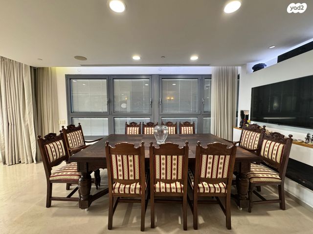 גג/ פנטהאוז, אלוף קלמן מגן 3, גני שרונה, קרית הממשלה, תל אביב יפו