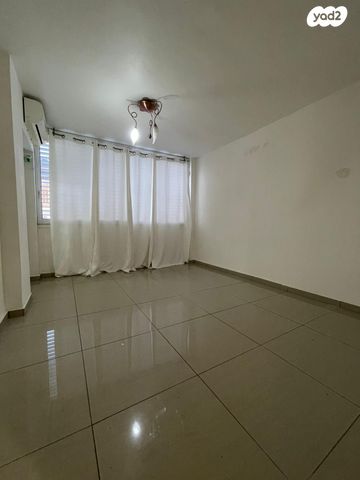 דירה, איינשטיין 19, גבעה א', שביט, קרית אתא