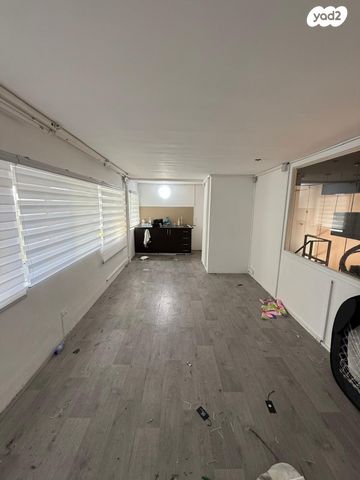 חנויות/ שטח מסחרי, הנמל 33, שער פלמר, תחנת רכבת השמונה, חיפה