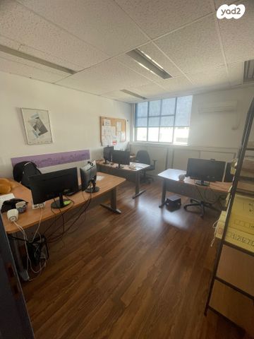 משרדים, תפוצות ישראל, תל גנים, גבעתיים