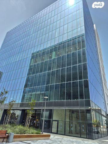 קליניקות, אזור תעשיה נווה נאמן, הוד השרון