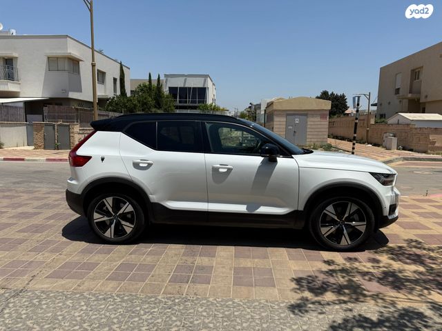 מודעת רכב וולוו XC40