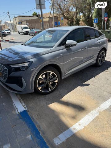 מודעת רכב אאודי Q4 e-tron