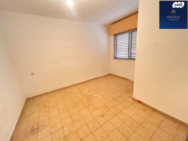 דירה, אפק, נעורים, ערד