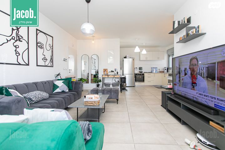 גג/ פנטהאוז, שדרות מנחם בגין, החותרים, טירת כרמל