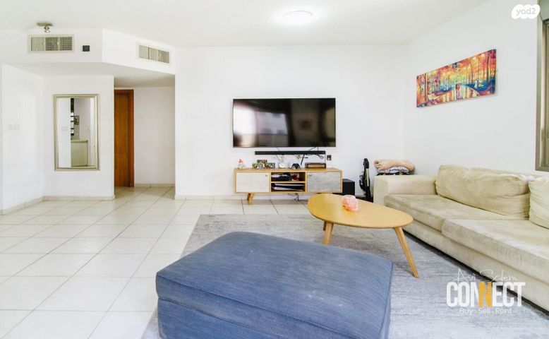 דירה, משה סנה, הדר המושבות החדשה / אם המושבות החדשה, פתח תקווה