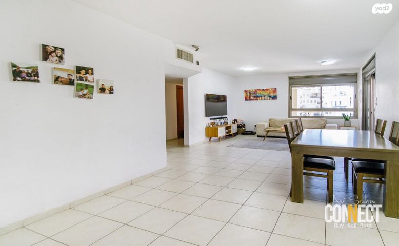 דירה, משה סנה, הדר המושבות החדשה / אם המושבות החדשה, פתח תקווה