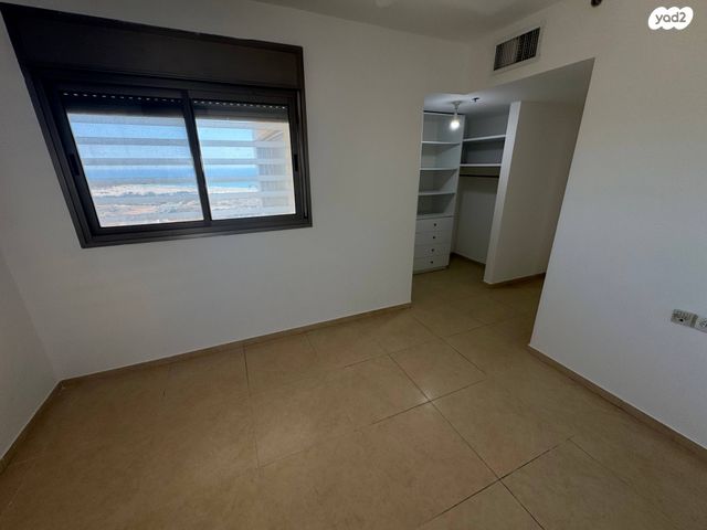 דירה, אהוד מנור, עיר ימים, נתניה