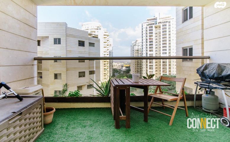 דירה, משה סנה, הדר המושבות החדשה / אם המושבות החדשה, פתח תקווה