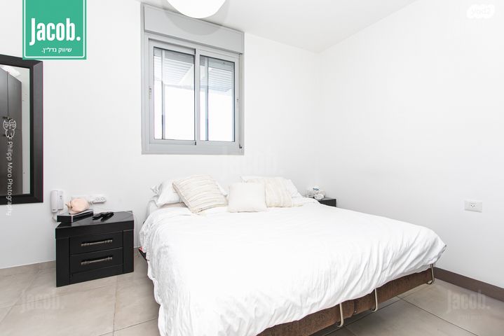 גג/ פנטהאוז, שדרות מנחם בגין, החותרים, טירת כרמל