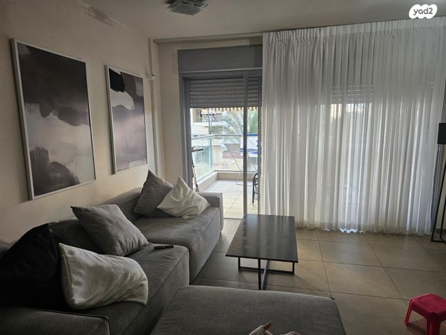 דירה, שדרות האלונים 5, פארק המושבה, באר יעקב