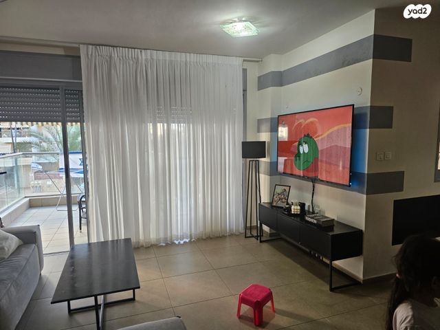 שדרות האלונים 5