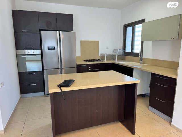 דירה, אהוד מנור, עיר ימים, נתניה